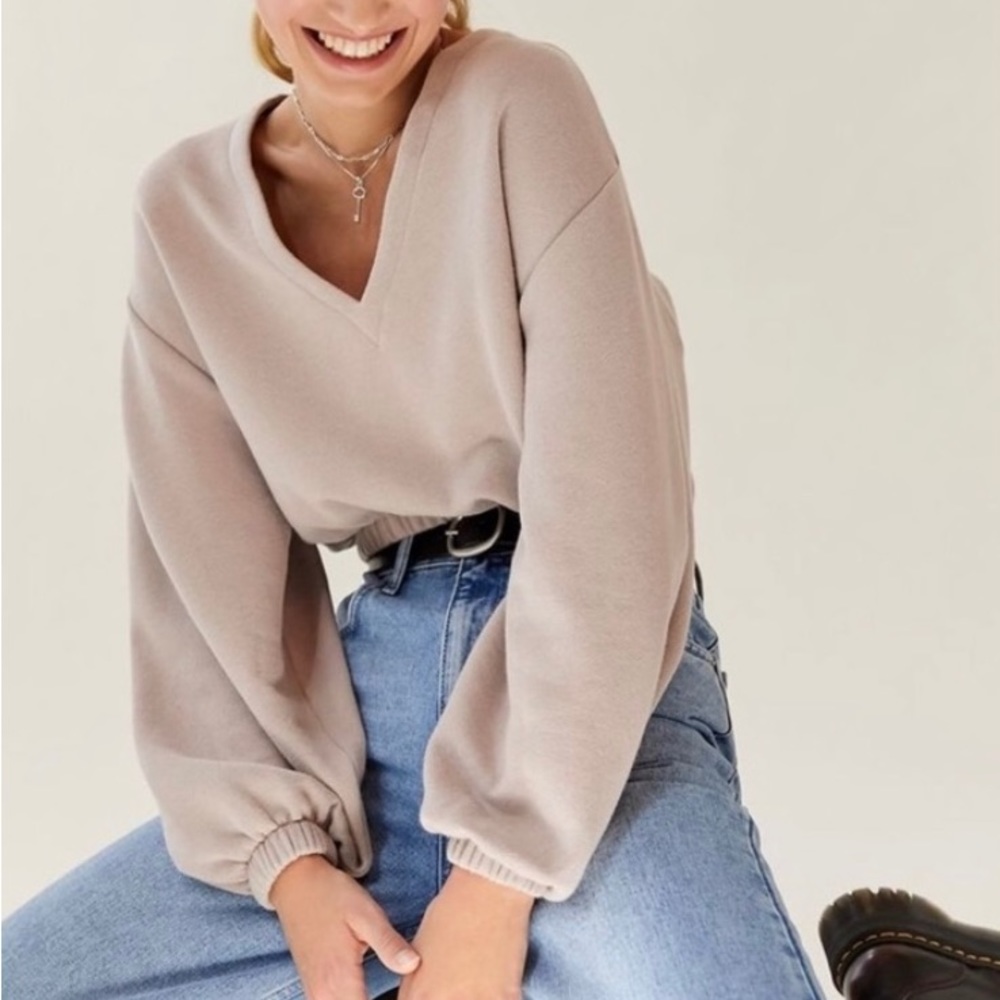 Urban Outfitters Out From Under Gray Vivian V Neck Crop Sweatshirt Size XS